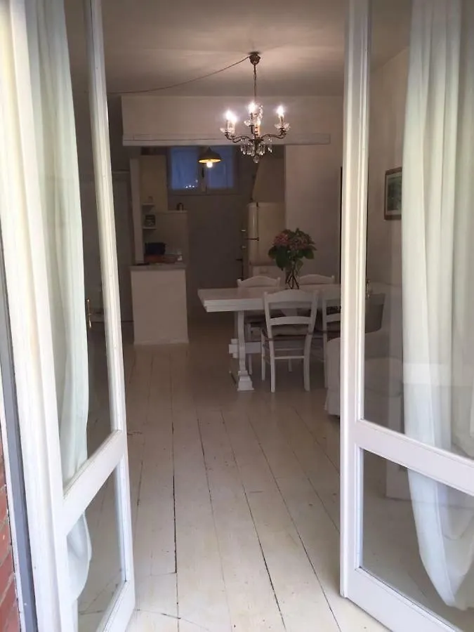 La Casa Di Nonna Gio Appartement Luni